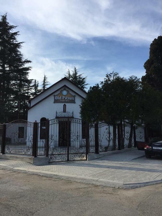 Hotel Old Pitius Піцунда Екстер'єр фото